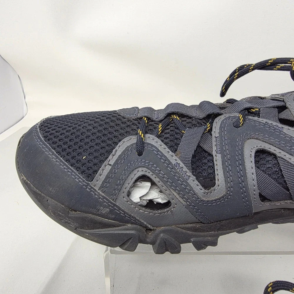 Merrell ships from